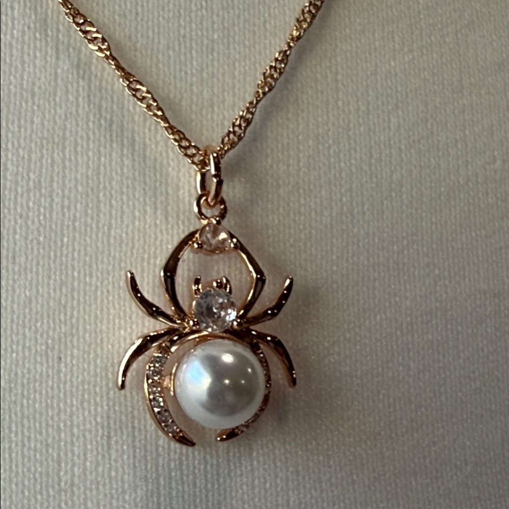 Gold Spider Pendant Necklace with Pearl.